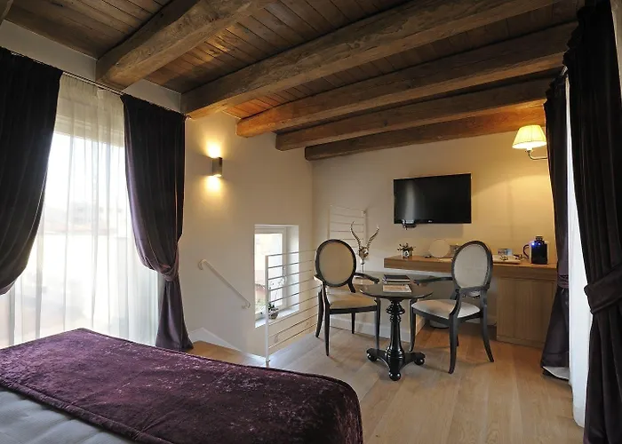 Trevi Palace Luxury Hotel Rome
