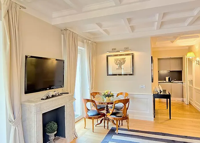 Hotel Trevi Palace Luxury Rome