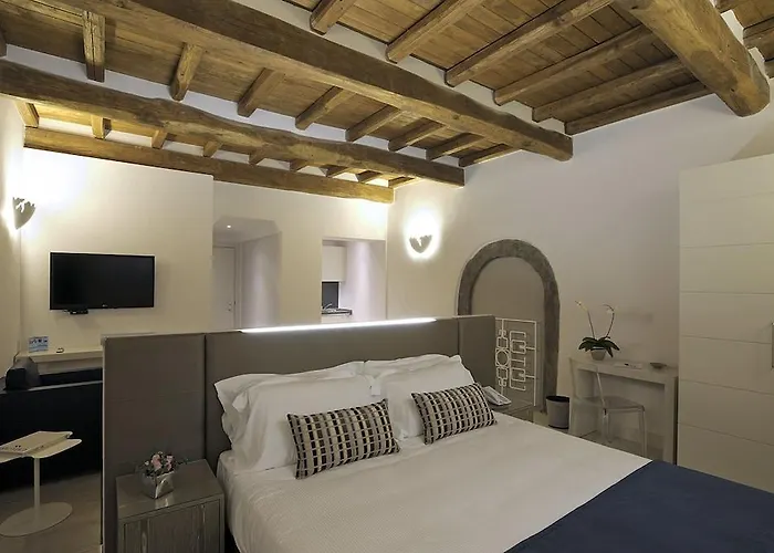 Otel Trevi Palace Luxury Roma