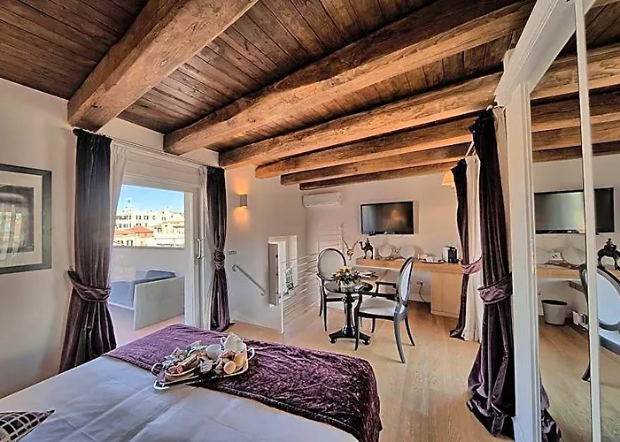 Trevi Palace Luxury 4* Rome