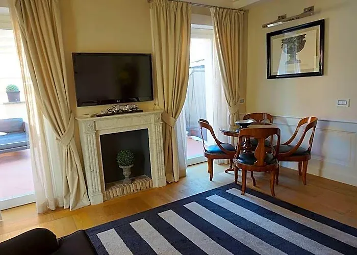 Hotel Trevi Palace Luxury Rome