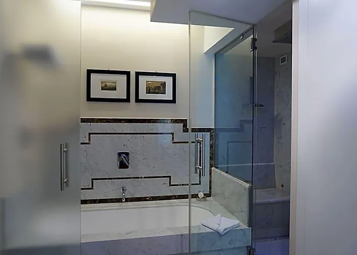 Hotel Trevi Palace Luxury