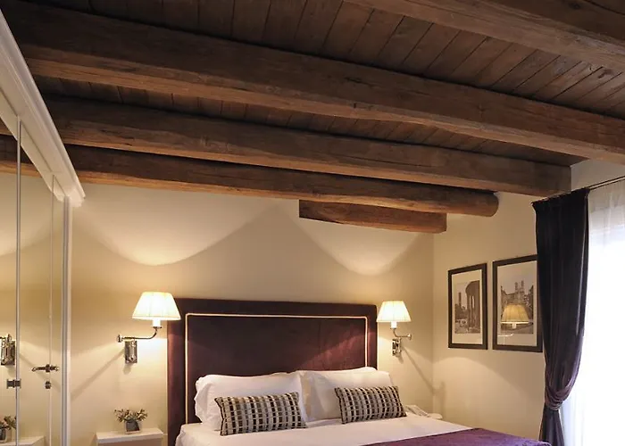 Otel Trevi Palace Luxury