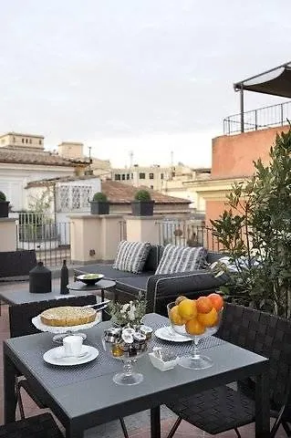 Trevi Palace Luxury 4* Řím