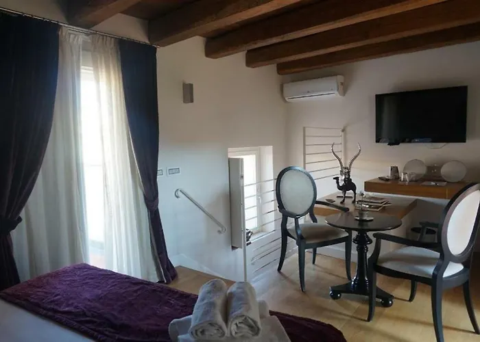 Trevi Palace Luxury Otel 4*